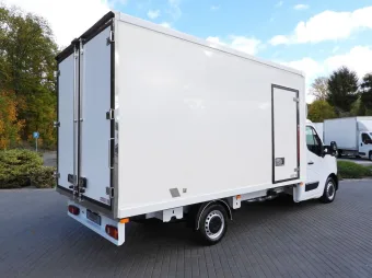 Renault Master chłodnia kontener 8 palet 165KM 318007 - tyl