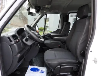 Renault Master doka skrzynia 150KM 190925 - kokpit