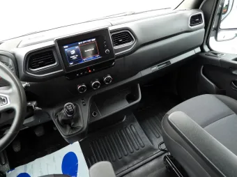 Renault Master doka skrzynia 150KM 190925 - siedzenia