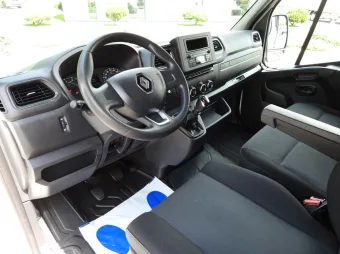 Renault Master doka skrzynia 135KM 689345 - srodek