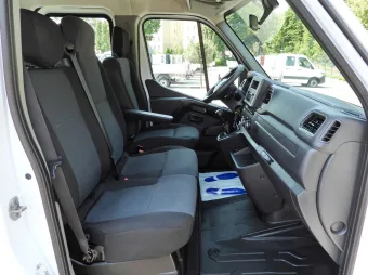 Renault Master doka trojstronna 165KM 035540 - fotel pasazera