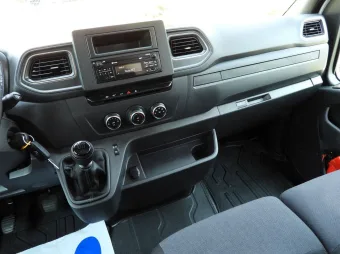 Renault Master doka trojstronna 165KM 035540 - konsola
