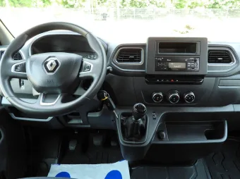Renault Master doka trojstronna 165KM 035540 - wnetrze