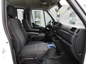 Renault Master doka wywrotka 130KM 572737 - widok wnętrza