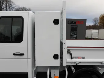 Renault Master doka wywrotka 145KM 821320 - kokpit