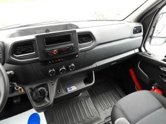 Renault Master doka wywrotka 145KM 821320 - wnetrze