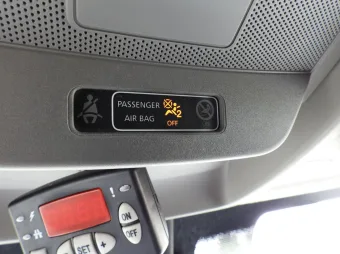 Renault Master furgon chłodnia 135KM 884819 - fotel kierowcy