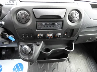 Renault Master furgon chłodnia 145KM 583372 - fotele