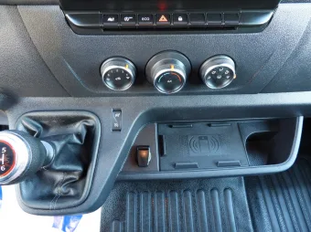 Renault Master furgon chłodnia 150KM 132594 - konsola