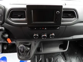 Renault Master furgon chłodnia 135KM 884819 - konsola
