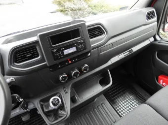 Renault Master furgon chłodnia 135KM 634609 - schowki