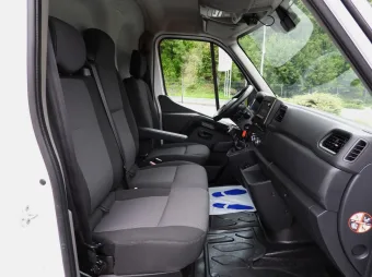Renault Master furgon chłodnia 135KM 884819 - schowki