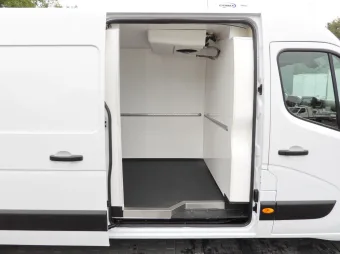 Renault Master furgon chłodnia 150KM 694588 - siedzenia