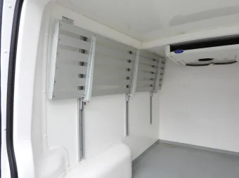 Renault Master furgon chłodnia 135KM 884819 - siedzenia