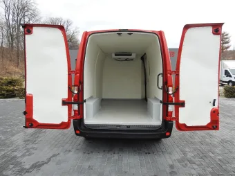 Renault Master furgon chłodnia 135KM 634609 - tyl zabudowy