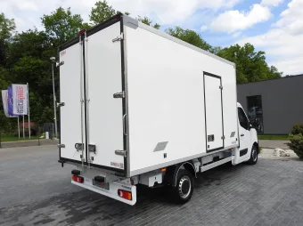 Renault Master kontener chłodnia 8 palet 165KM 191756 - bok zabudowy