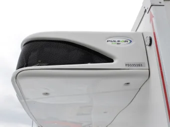 Renault Master kontener chłodnia 165KM 068736 - kokpit