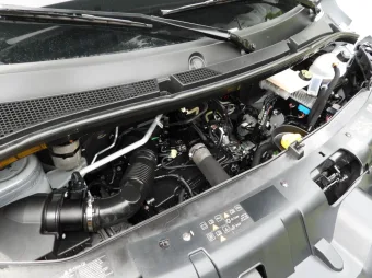 Renault Master kontener chłodnia 165KM 068736 - lewarek