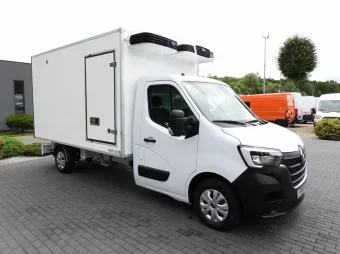 Renault Master kontener chłodnia 165KM 068736 - przod prawy
