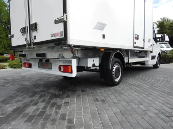 Renault Master kontener chłodnia 8 palet 165KM 191756 - radio