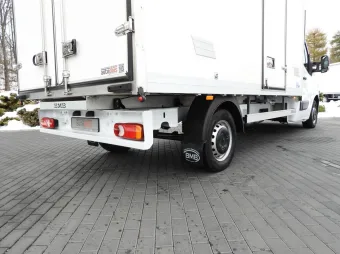 Renault Master kontener chłodnia 165KM 174219 - siedzenia
