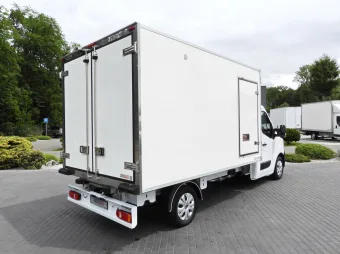 Renault Master kontener chłodnia 165KM 068736 - tyl