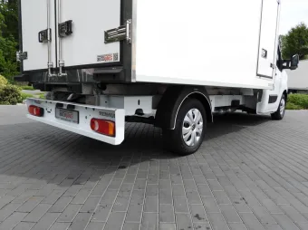 Renault Master kontener chłodnia 165KM 068736 - wnetrze