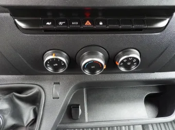 Renault Master kontener chłodnia 165KM 174219 - wnetrze