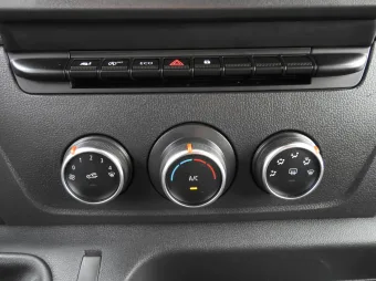 Renault Master kontener chłodnia 145KM 405777 - wnetrze