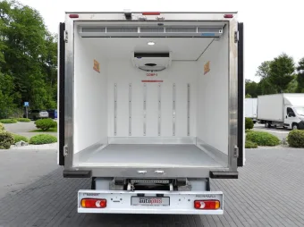 Renault Master kontener chłodnia 165KM 068736 - zabudowa