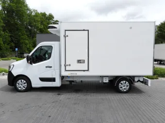 Renault Master kontener chłodnia 165KM 068736 - zaladunek