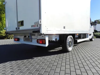 Renault Master kontener 8 palet 150KM 886225 - kokpit