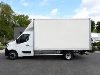 Renault Master kontener winda 8 palet 165KM 103264 - tył środek zabudowy