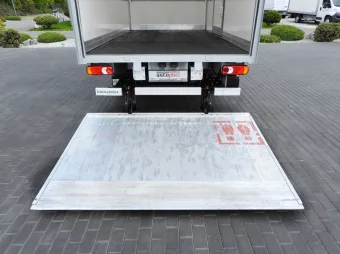 Renault Master kontener winda 8 palet 165KM 103264 - wnętrze kabiny