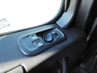 Renault Master kontener winda 8 palet 145KM 049920 - kierownica