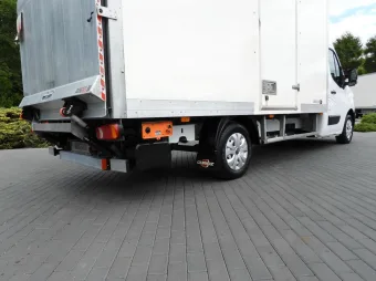 Renault Master kontener winda 8 palet 145KM 525981 - kokpit
