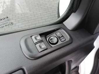 Renault Master kontener winda 8 palet 165KM 105071 - panel