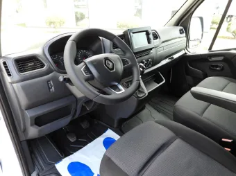 Renault Master kontener winda 8 palet 145KM 375917 - srodek