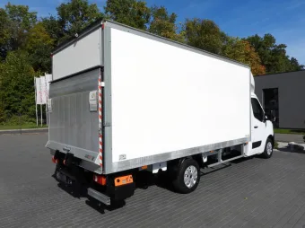 Renault Master kontener winda 9 palet 145KM 189738 - tyl zabudowy