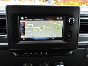 Renault Master kontener winda 8 palet 165KM 105071 - wnetrze