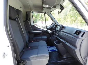 Renault Master kontener winda 9 palet 145KM 189738 - wnetrze