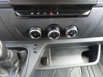 Renault Master kontener winda 8 palet 145KM 375917 - wnetrze