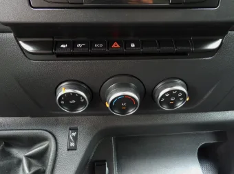 Renault Master kontener winda 8 palet 145KM 525981 - wnetrze