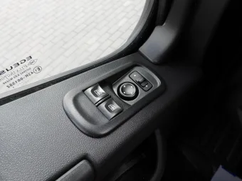 Renault Master kontener winda 8 palet 145KM 525981 - wnetrze