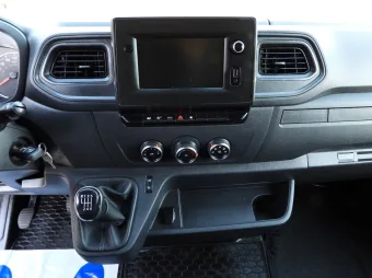 Renault Master kontener winda 8 palet 145KM 995925 - wnetrze