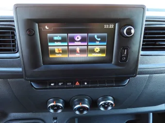 Renault Master kontener 8 palet 145KM 113064 - wnetrze