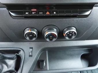 Renault Master kontener 8 palet 165KM 552944 - wnetrze