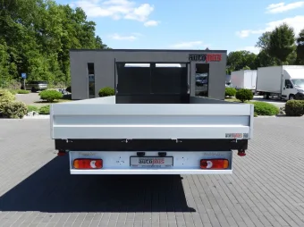 Renault Master skrzynia 8 palet 165KM 821393 - bok tyl