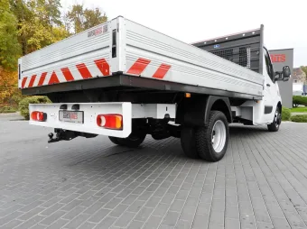 Renault Master skrzynia 130KM 382784 - kokpit