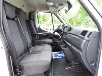 Renault Master skrzynia plandeka 10 palet 165KM 972721 - fotel kierowcy